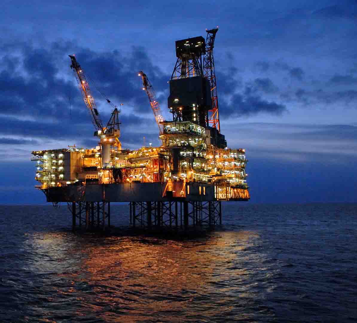 Oil-Platform-Wallpaper-Zohr-Gas-Field-Egypt-Free-Wallpaper-.jpg